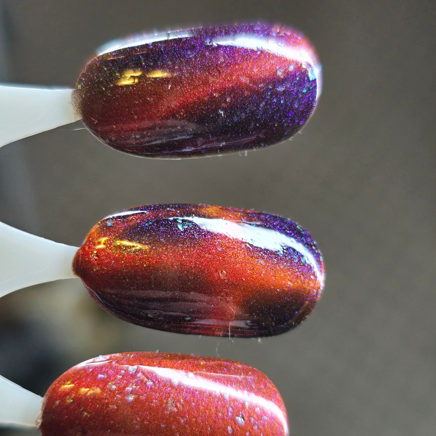 TWO CHERRIES ON TOP (MAGNETIC)