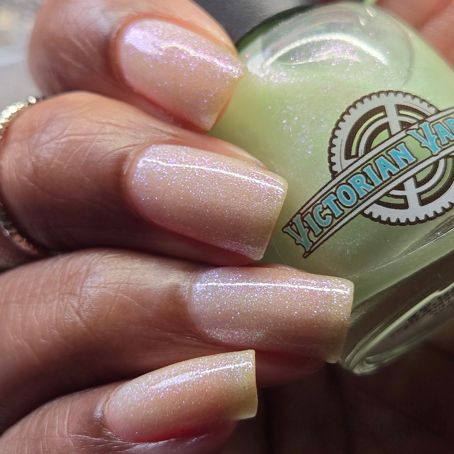 TONIGHT, WE GLOW! (GLOW IN THE DARK)