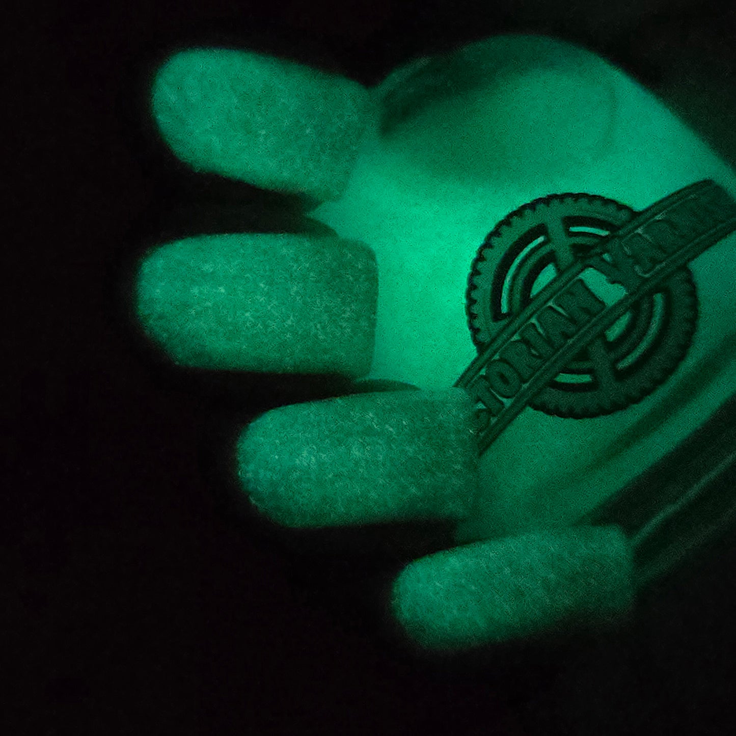 TONIGHT, WE GLOW! (GLOW IN THE DARK)