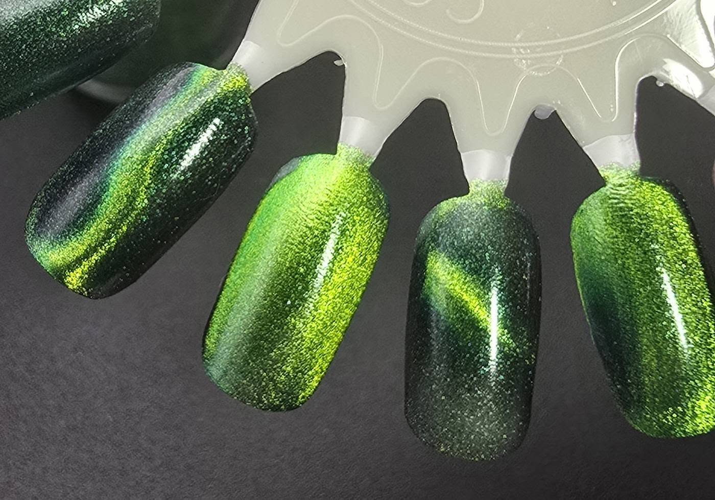 DOES THIS TREE SKIRT MAKE MY BRANCHES LOOK BIG