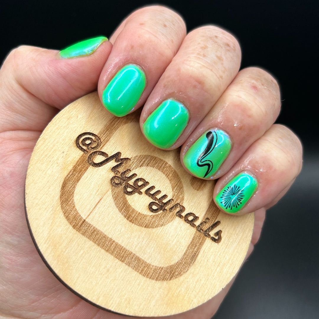A beautiful light neon green with an intense dose of blue glowy shimmers-a follow up shimmer to Lucky is a State of Mind without the flakes.