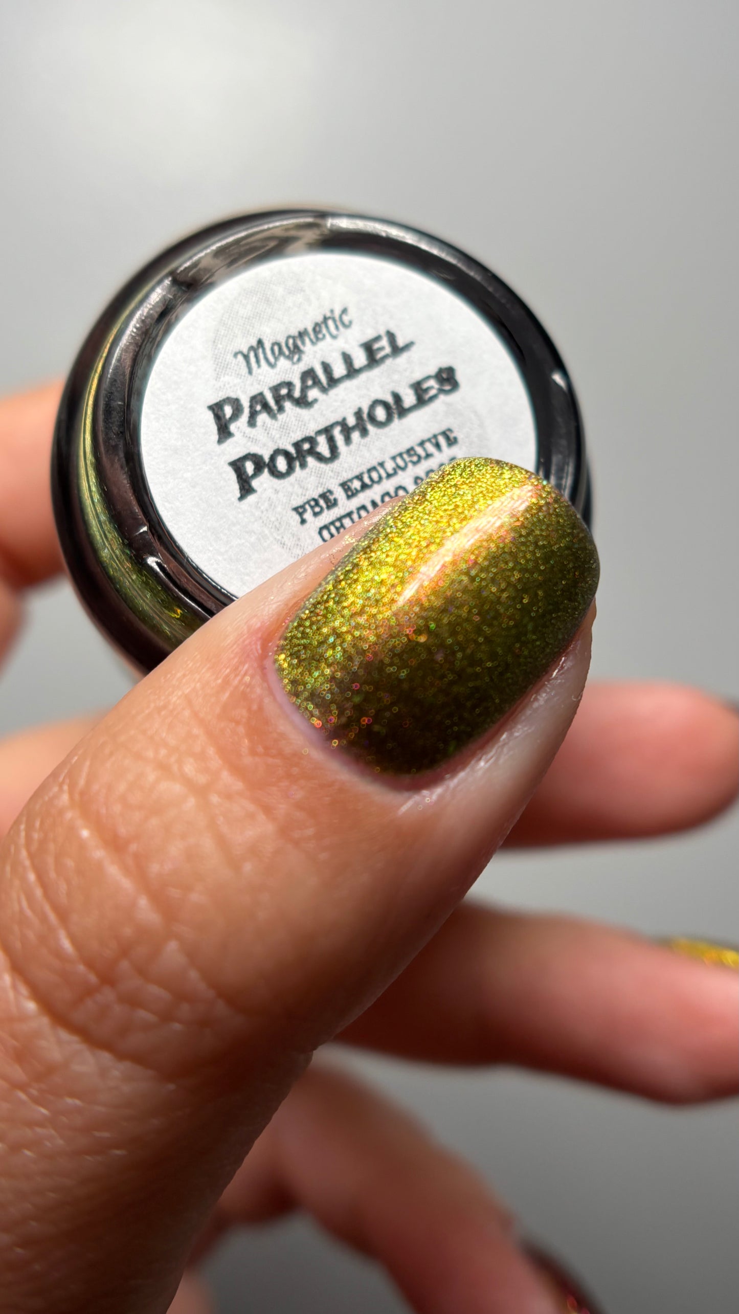 PARALLEL PORTHOLES (MAGNETIC)