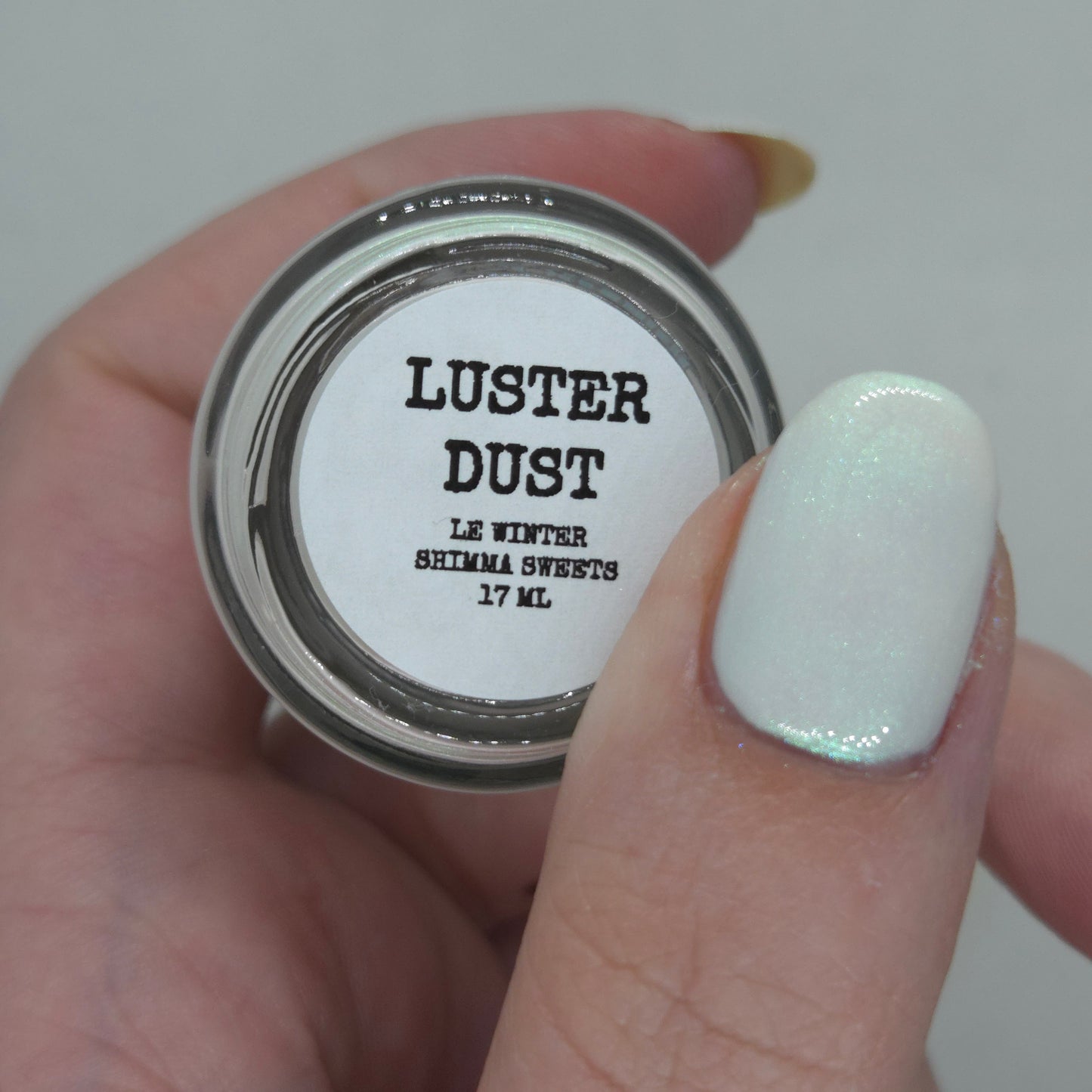 LUSTER DUST