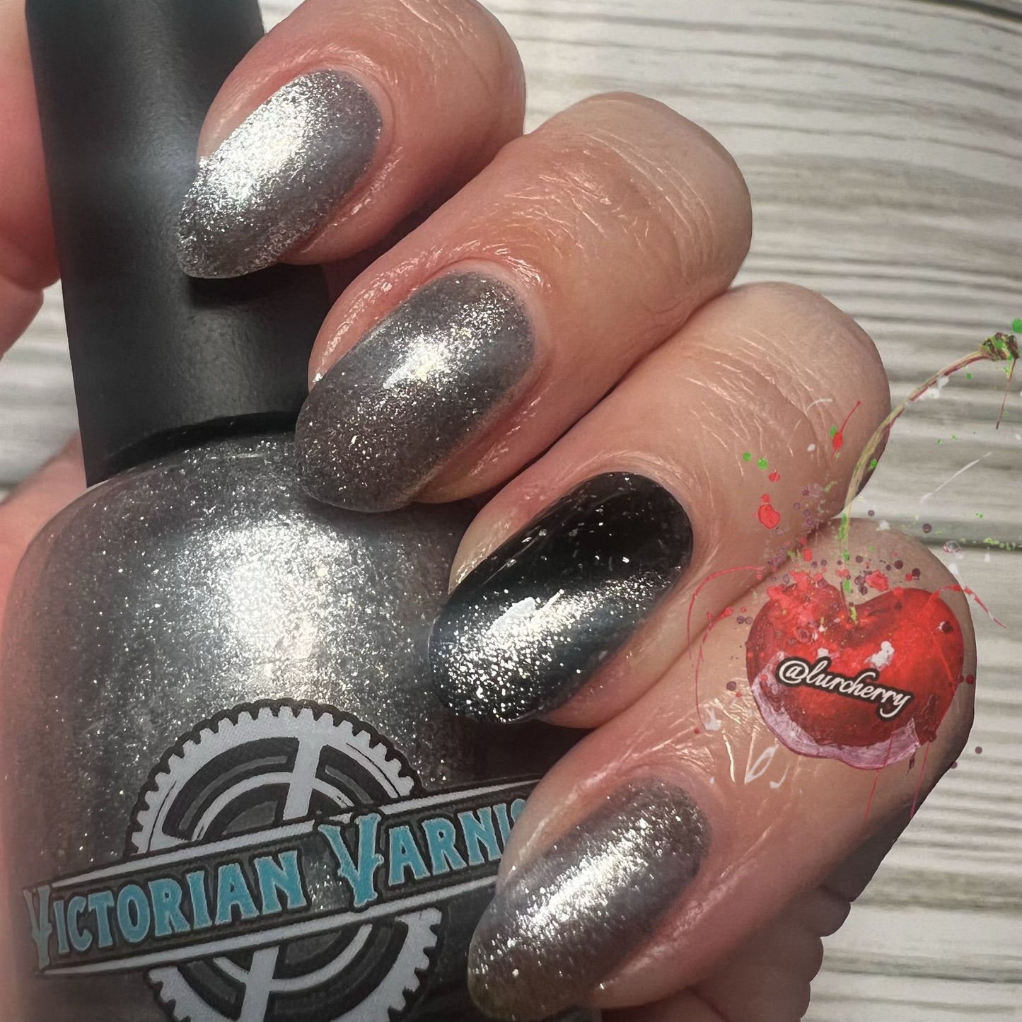 SHATTERED GLASS HEART (MAGNETIC TOPPER)