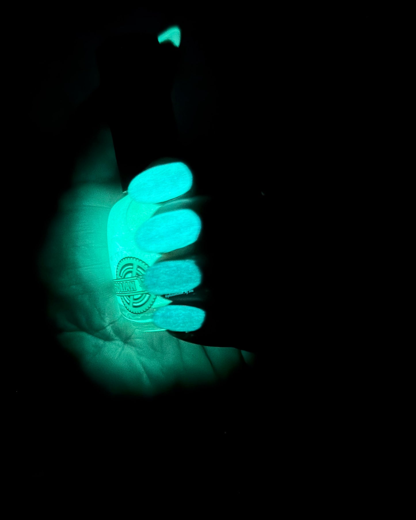 TONIGHT, WE GLOW! (GLOW IN THE DARK)