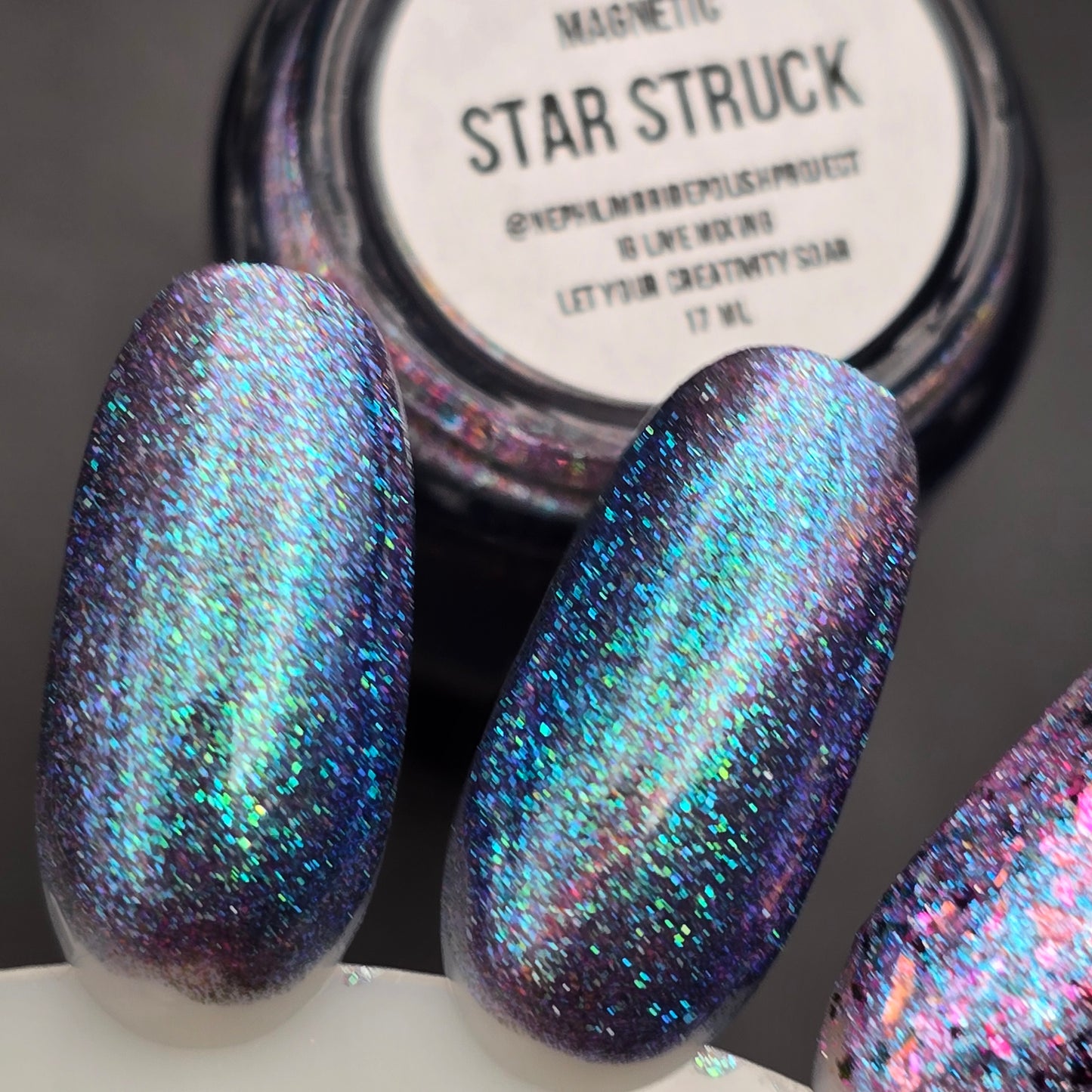 STAR STRUCK (MAGNETIC)