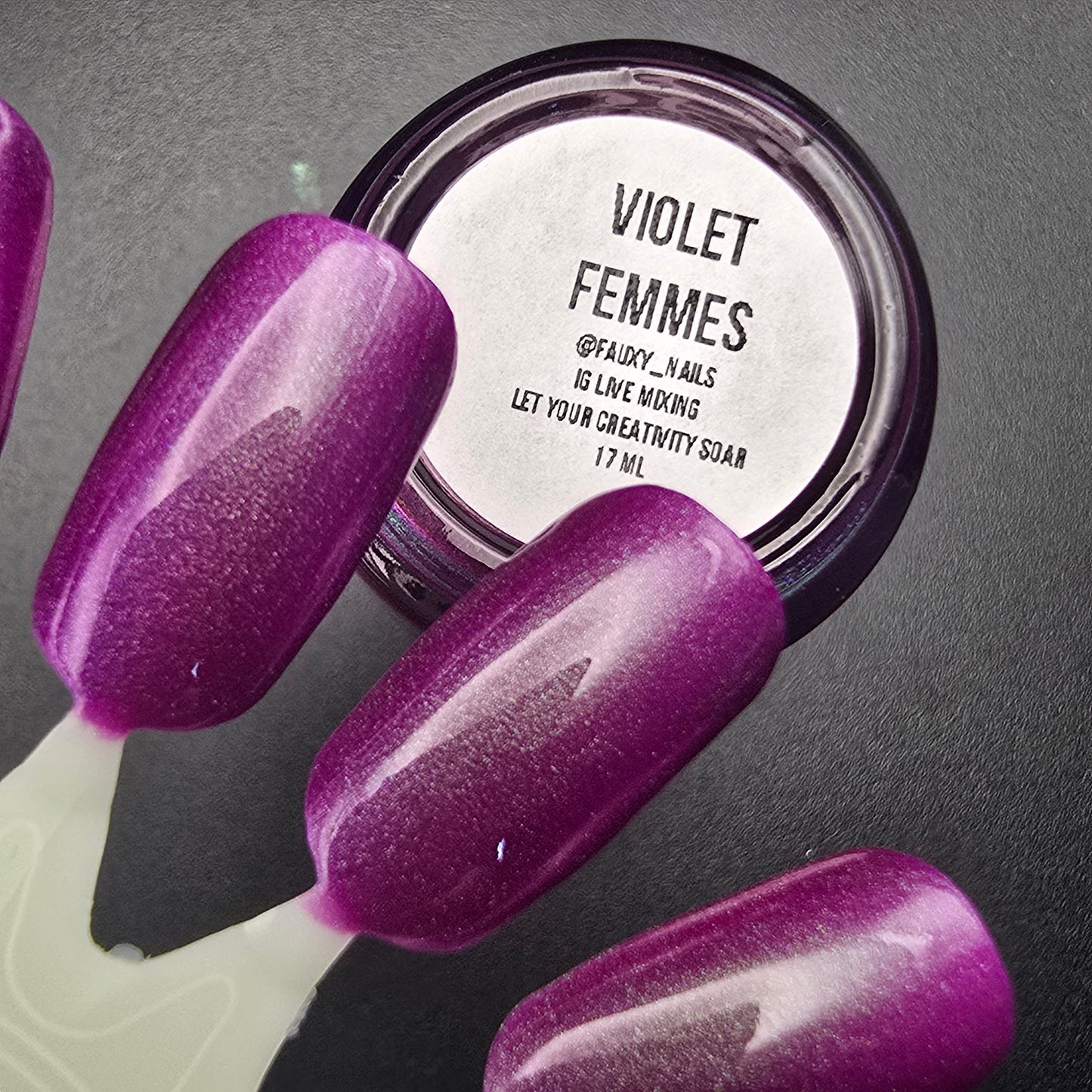 VIOLET FEMMES