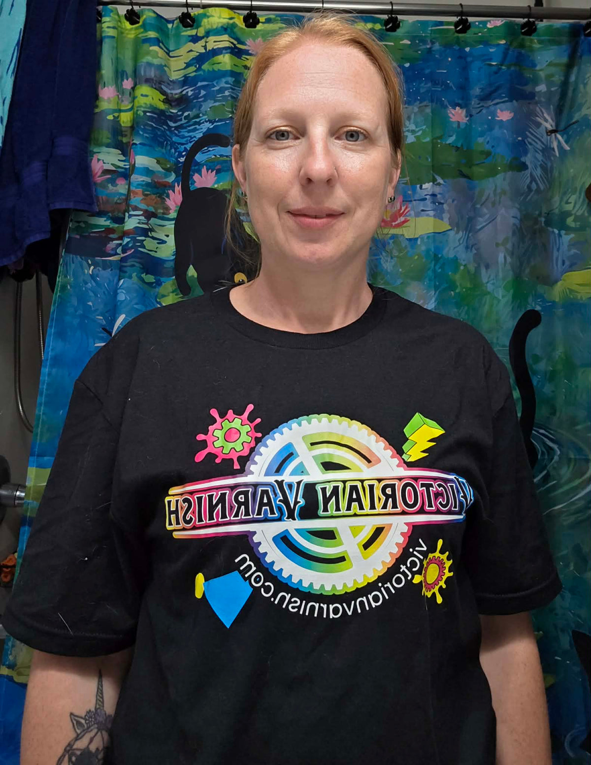 VV 80s Design T-Shirt