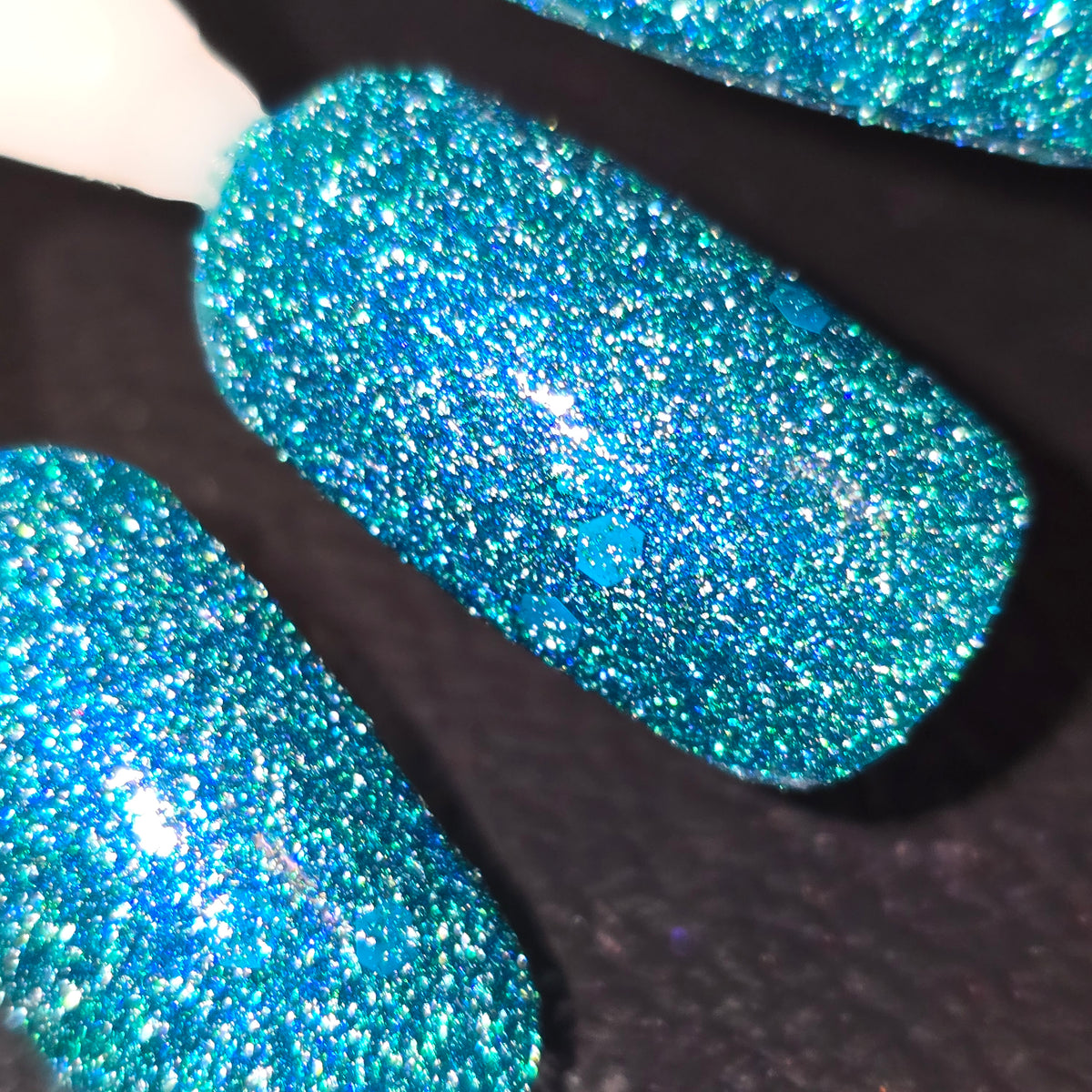 PEACOCK TEASE (REFLECTIVE)