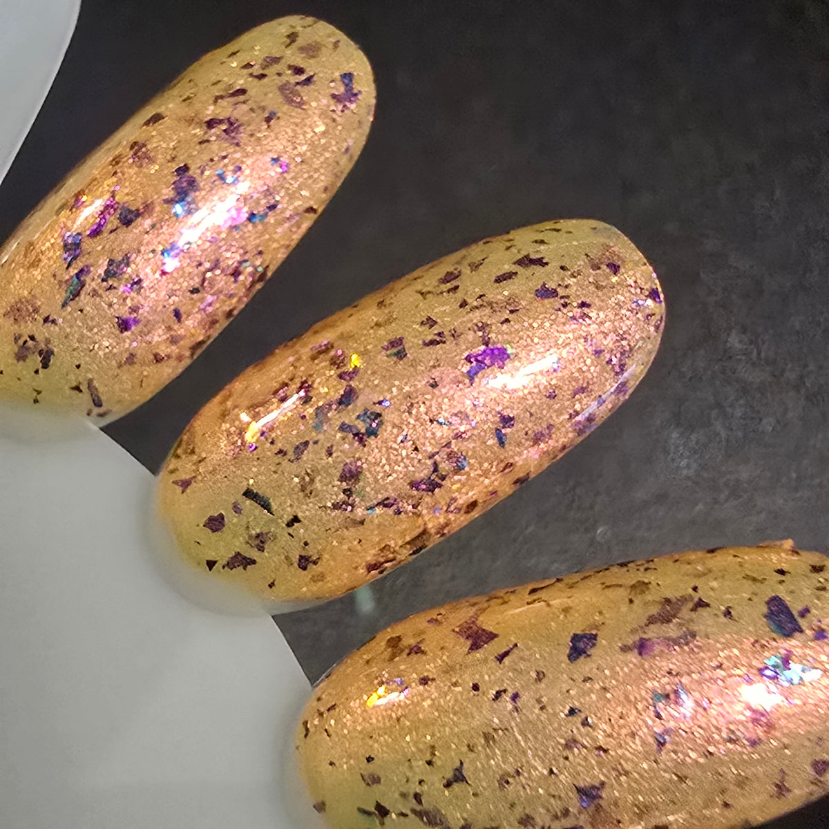 CANDY CORN-FETTI