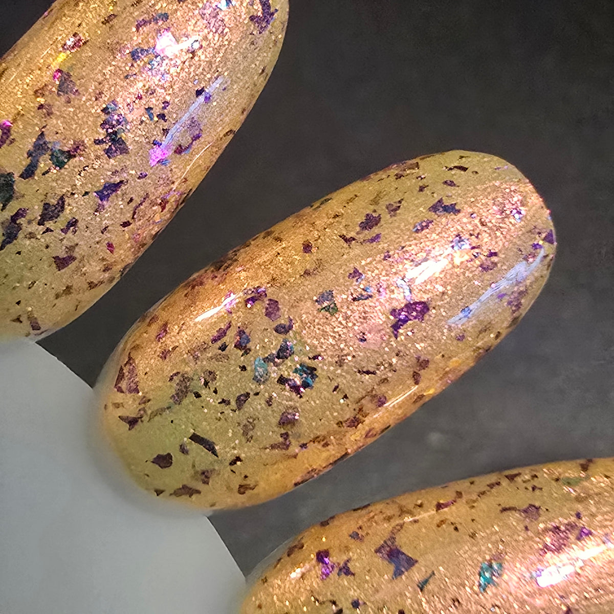 CANDY CORN-FETTI