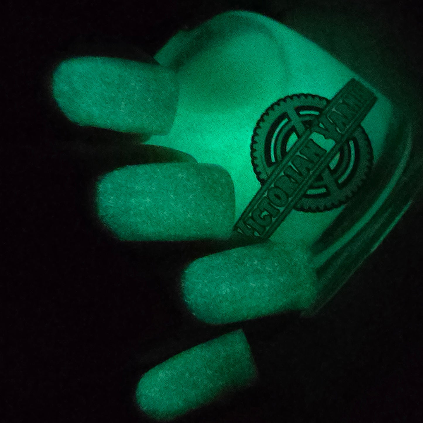 TONIGHT, WE GLOW! (GLOW IN THE DARK)