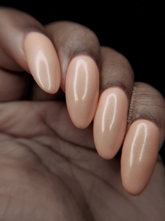 VV’s Take on the Pantone Color of the Year for 2024 - Peach Fuzz - a neutral cooled toned leaning peach based crelly sprinkled with just enough large particle shimmers ranging all thru the rainbow to draw interest. A perfect base for all those peach inspired manis! 