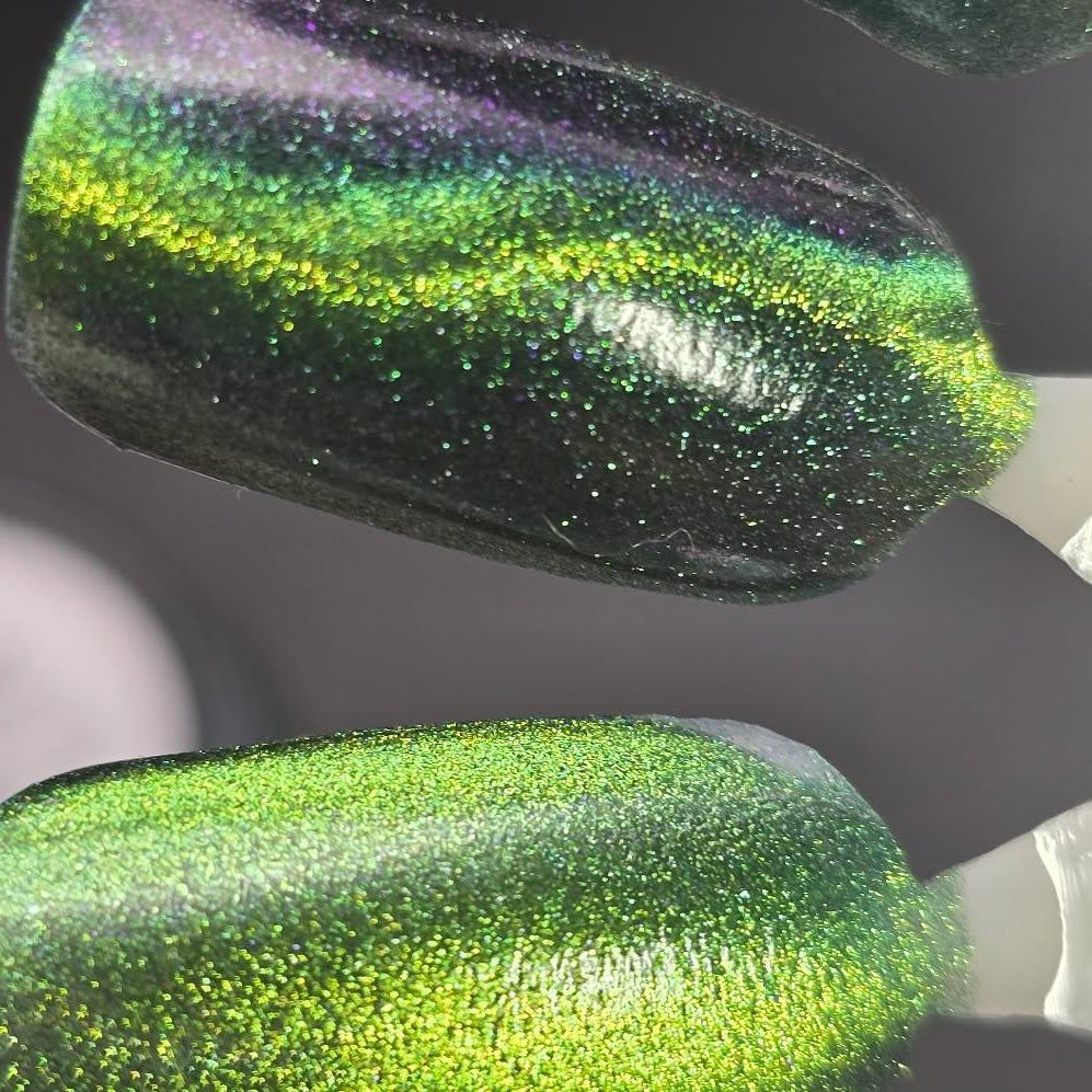 DOES THIS TREE SKIRT MAKE MY BRANCHES LOOK BIG