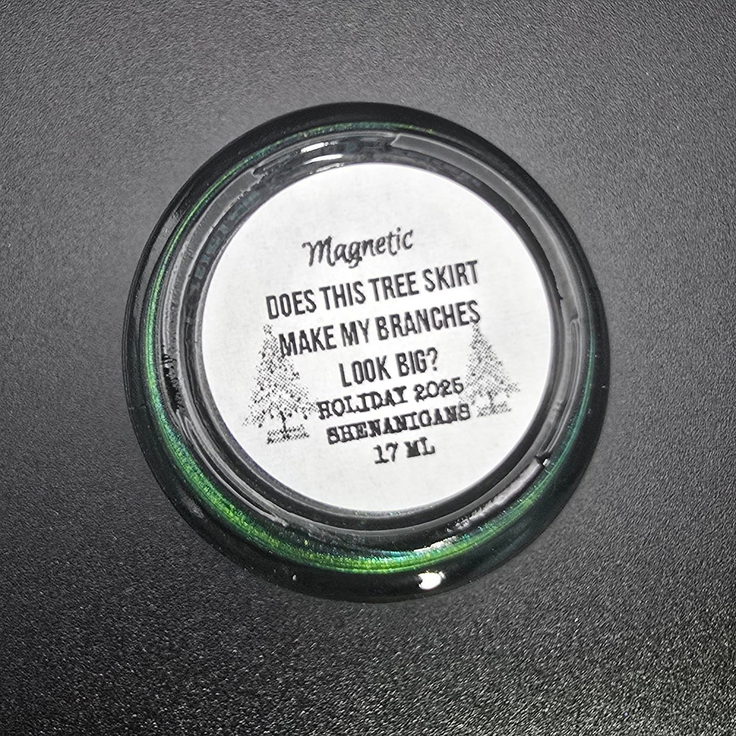 DOES THIS TREE SKIRT MAKE MY BRANCHES LOOK BIG