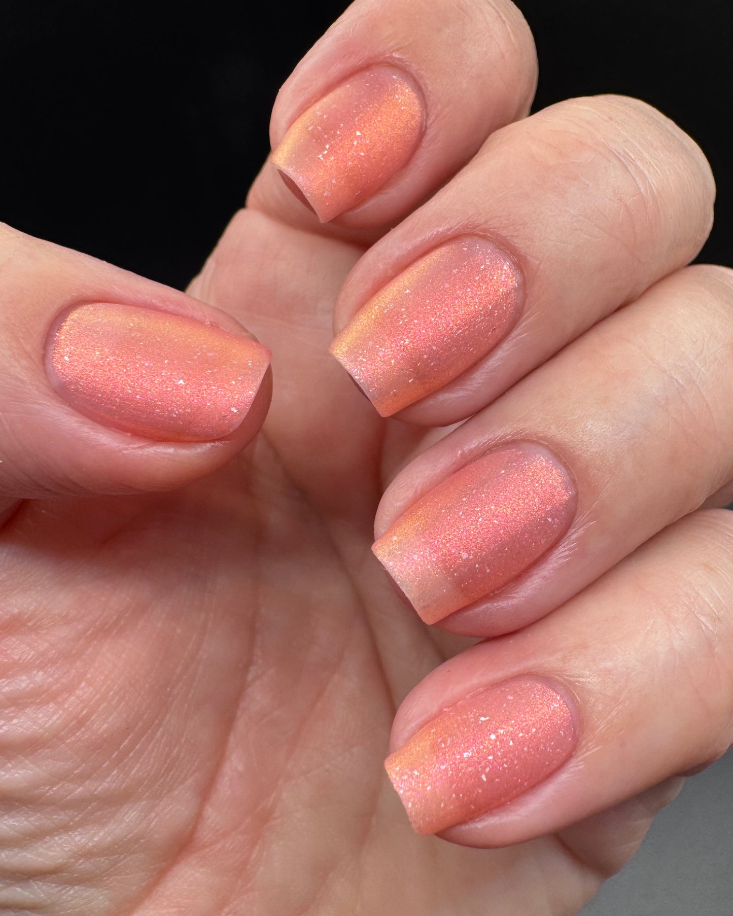 LUSTY DUST ONTO THE STIGMA