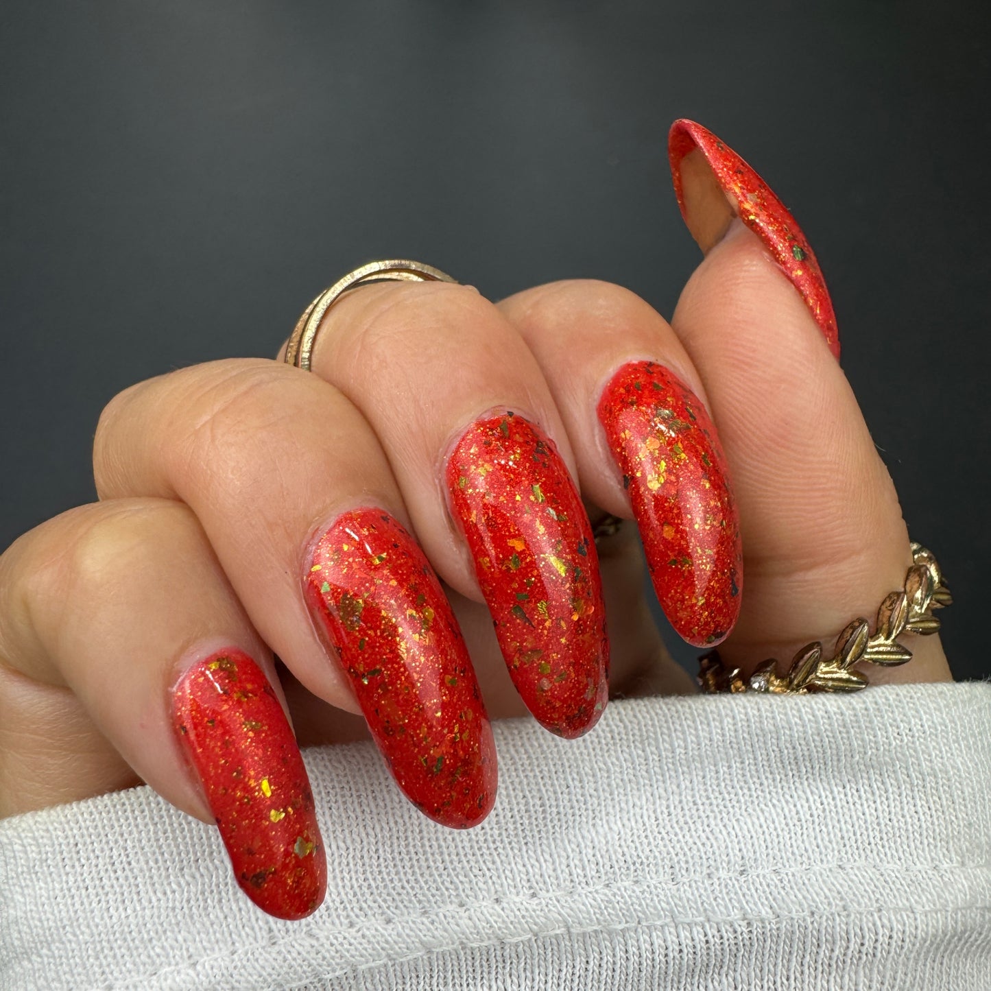 HOLIDAY'S ARE FLAME-BOYANT (THERMAL)