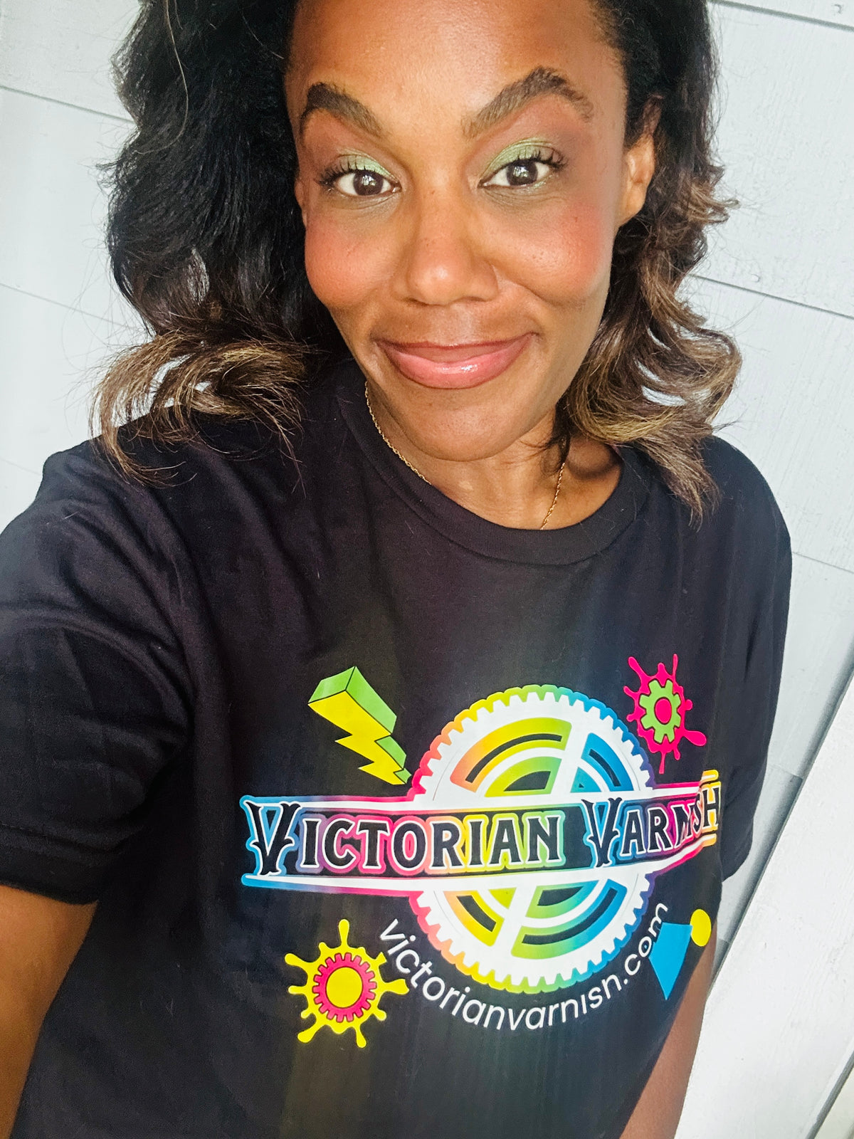 VV 80s Design T-Shirt