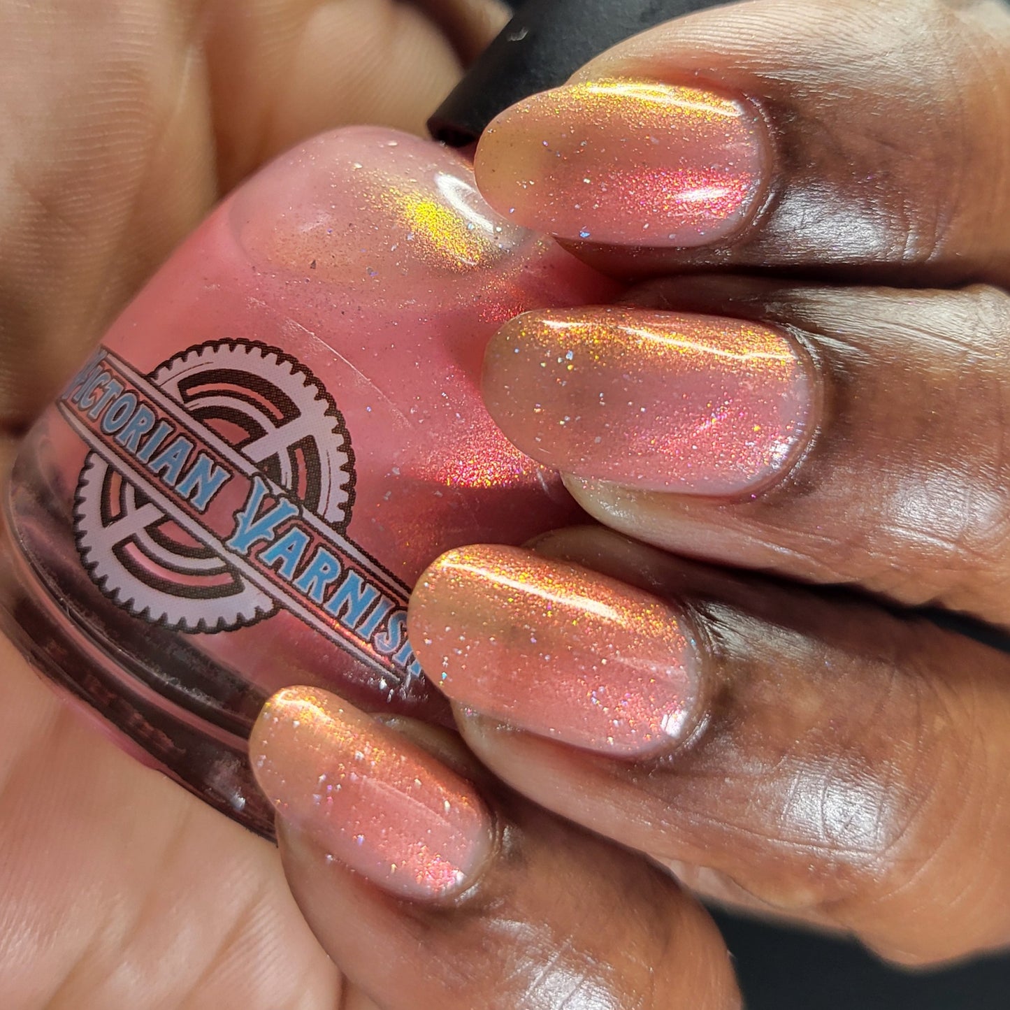 LUSTY DUST ONTO THE STIGMA