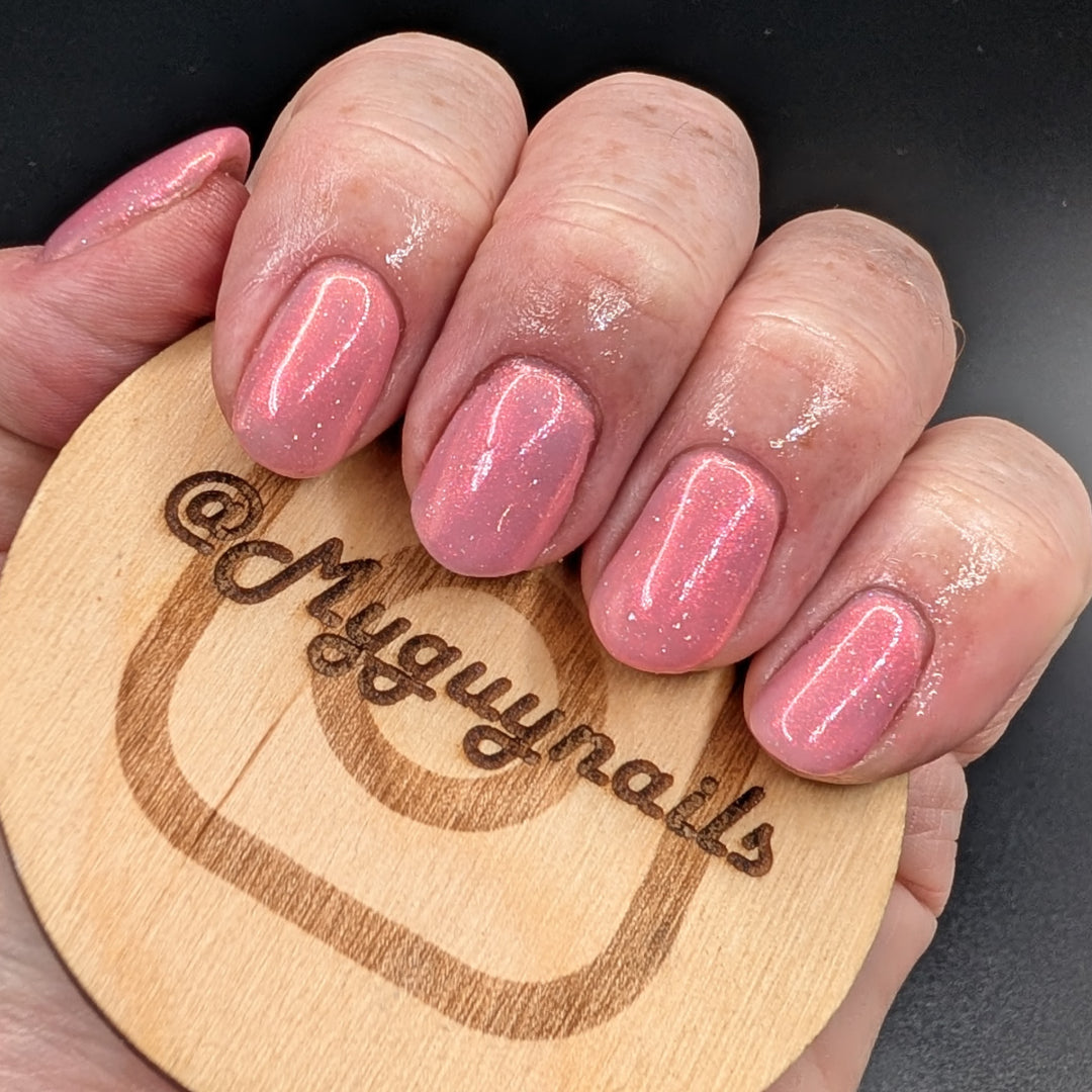 LUSTY DUST ONTO THE STIGMA