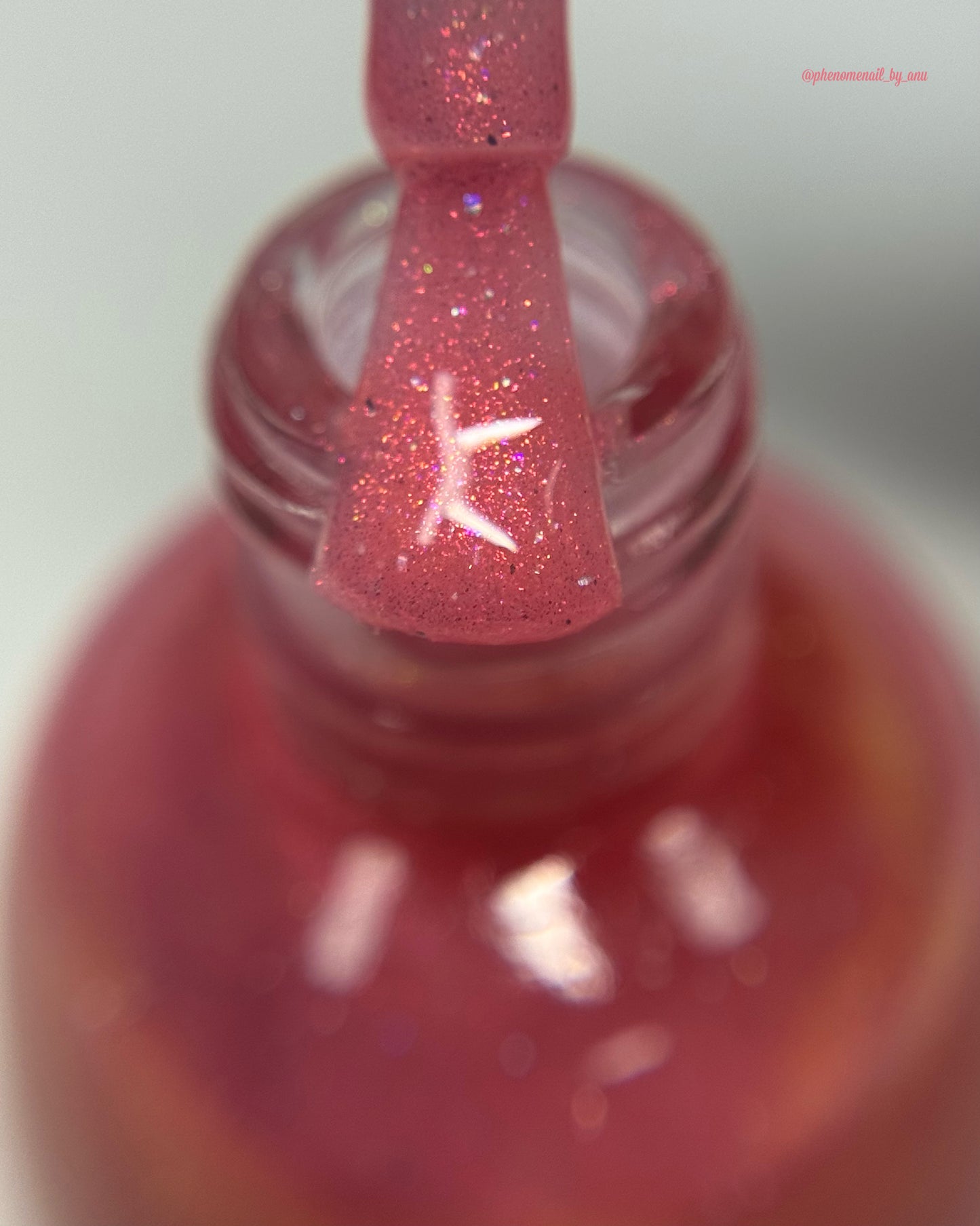 LUSTY DUST ONTO THE STIGMA